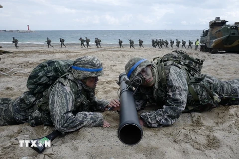 Các binh sỹ Hàn Quốc tham gia cuộc tập trận. (Nguồn: EPA/TTXVN)