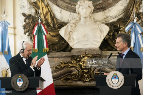 Tổng thống Italy Sergio Mattarella (trái) và người đồng cấp Argentina Mauricio Macri. (Nguồn: Getty Images) 