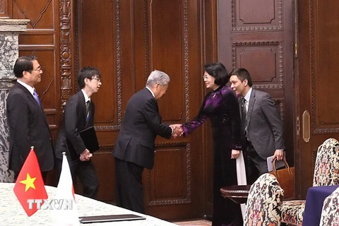 Phó Chủ tịch nước Đặng Thị Ngọc Thịnh hội kiến Chủ tịch Thượng viện Nhật Bản Date Chuichi. (Ảnh: Quang Hải/TTXVN)