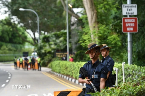 Lực lượng Gurkha đang làm nhiệm vụ bảo vệ an ninh ở Singapore. (Nguồn: AFP/TTXVN)