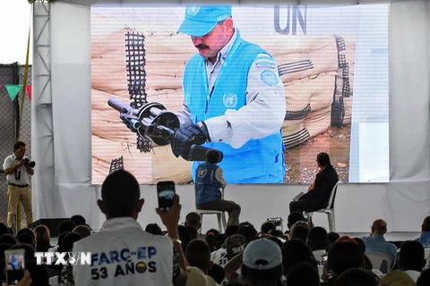 Lễ bàn giao vũ khí của FARC ở Buenos Aires, Cauca thuộc Colombia ngày 13/6. (Nguồn: AFP/TTXVN)