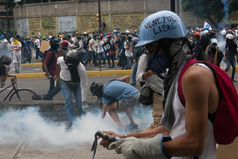 Người biểu tình ở Caracas. (Nguồn: news.vice.com)