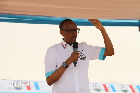 Tổng thống đương nhiệm Paul Kagame vận động tranh cử tại Ruhango ngày 14/7. (Nguồn: THX/TTXVN)
