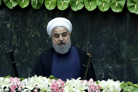 Tổng thống Hassan Rouhani phát biểu trong lễ tuyên thệ nhậm chức ở Tehran, ngày 5/8. (Nguồn: AFP/TTXVN)
