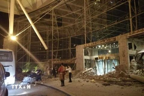 Một khách sạn bị hư hại sau trận động đất ở Tứ Xuyên, Trung Quốc ngày 8/8. (Nguồn: THX/TTXVN)