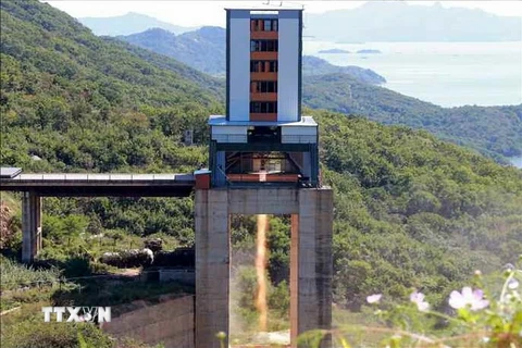Triều Tiên thử nghiệm trên mặt đất động cơ tên lửa công suất lớn tại Trung tâm phóng vệ tinh Sohae. (Nguồn: Yonhap/TTXVN)