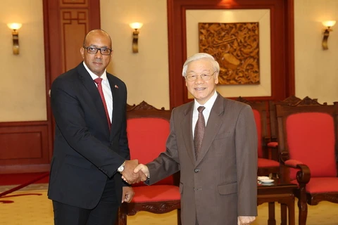 Tổng Bí thư Nguyễn Phú Trọng tiếp Đại sứ Cuba Herminio Lopez Diaz đến chào từ biệt nhân kết thúc nhiệm kỳ công tác tại Việt Nam. (Ảnh: Trí Dũng/TTXVN)