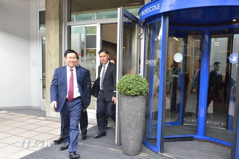Phó Thủ tướng Vương Đình Huệ tại Thụy Sĩ. (Ảnh: Hoàng Hoa/TTXVN)