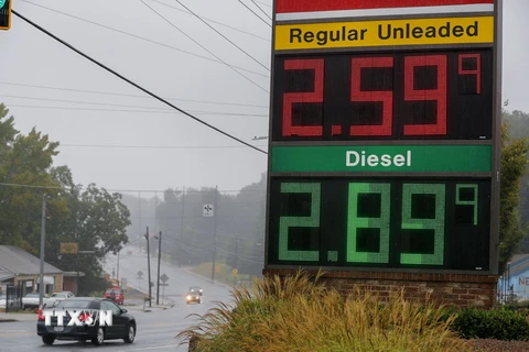 Bảng giá xăng tại Decatur, Georgia, Mỹ. (Nguồn: EPA/TTXVN)