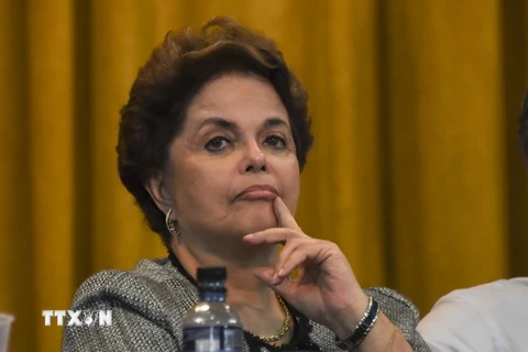 Cựu Tổng thống Brazil Dilma Rousseff trong chuyến thăm thành phố Rio de Janeiro ngày 31/8. (Nguồn: AFP/TTXVN)