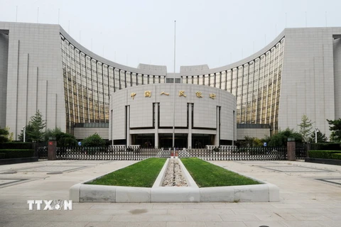 Trụ sở Ngân hàng Nhân dân Trung Quốc (PBOC) tại thủ đô Bắc Kinh ngày 7/8. (Nguồn: AFP/TTXVN)