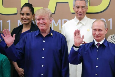 Tổng thống Nga Vladimir Putin (phải) và người đồng cấp Mỹ Donald Trump. (Nguồn: EPA)
