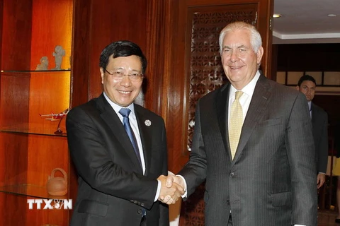 Phó Thủ tướng, Bộ trưởng Ngoại giao Phạm Bình Minh tiếp Bộ trưởng Ngoại giao Hoa Kỳ Rex Tillerson. (Nguồn: TTXVN)