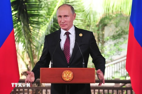 Tổng thống Nga Vladimir Putin đã tổ chức họp báo về kết quả của APEC 2017. (Ảnh: TTXVN)