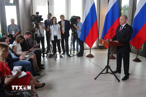 Tổng thống Nga Vladimir Putin phát biểu tại một buổi họp báo. (Nguồn: AFP/TTXVN)