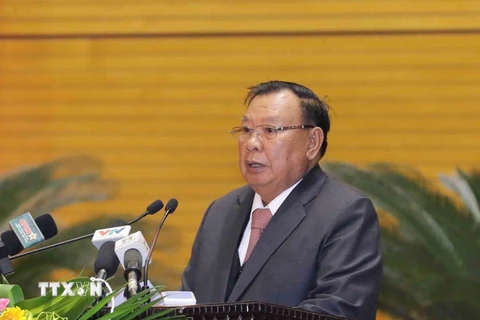 Tổng Bí thư, Chủ tịch nước Lào Bounnhang Vorachith nói chuyện với các đại biểu. (Ảnh: Phương Hoa/TTXVN)