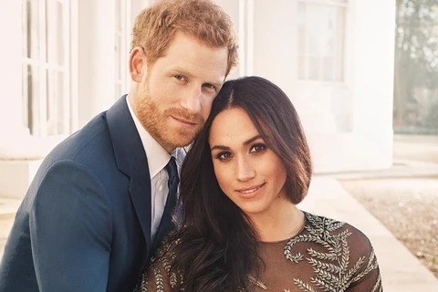 Công nương tương lai của Hoàng gia Anh lộng lẫy trong váy đính hôn