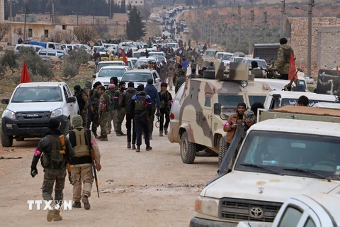 Binh sỹ Thổ Nhĩ Kỳ tiến vào khu vực ngoại ô phía Tây Al-Bab ngày 9/2/2017. (Nguồn: AFP/TTXVN)