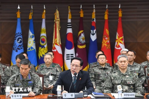 Bộ trưởng Quốc phòng Hàn Quốc Song Young-moo (giữa). (Nguồn: Yonhap/TTXVN)