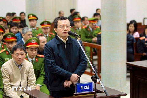 Bị cáo Nguyễn Quốc Khánh trả lời câu hỏi tại phiên tòa. (Ảnh: An Đăng/TTXVN)
