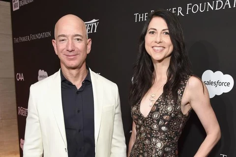 Tỷ phú Jeff Bezos và vợ của ông, bà MacKenzie. (Nguồn: Getty Images)