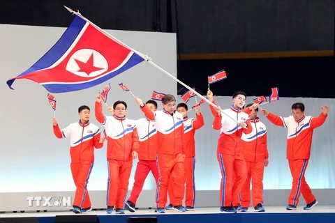 Các vận động viên Triều Tiên diễu hành tại lễ khai mạc Đại hội thể thao mùa Đông châu Á lần thứ 8 ở Sapporo. (Nguồn: EPA/TTXVN) 