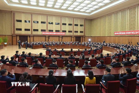 Một cuộc họp chung giữa giới chức Chính phủ và đảng Lao động Triều Tiên. (Nguồn: Y​onhap/TTXVN)