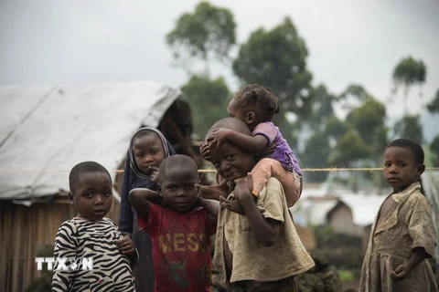 Trẻ em tại một trại tị nạn ở Kitchanga, Cộng hòa Dân chủ Congo. (Nguồn: AFP/TTXVN)