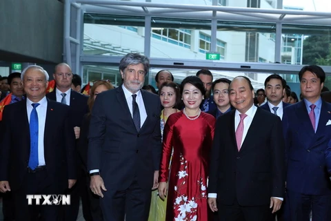 Thủ tướng Nguyễn Xuân Phúc và phu nhân đến thăm Trường Đại học Công nghệ Auckland, New Zealand. (Ảnh: Thống Nhất/TTXVN)