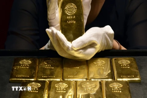 Vàng được bày bán tại Tokyo, Nhật Bản. (Nguồn: AFP/TTXVN)