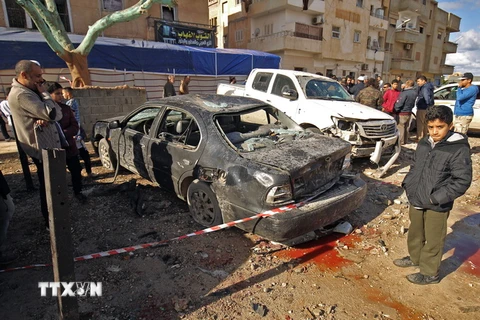 Hiện trường một vụ đánh bom ở Libya. (Nguồn: AFP/TTXVN)