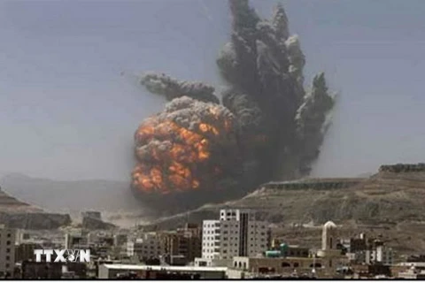 Một vụ phóng tên lửa đạn đạo tầm xa do phiến quân Houthi tại Yemen thực hiện nhằm vào sân bay quốc tế ở Riyadh, Saudi Arabia. (Nguồn: Vanguard/TTXVN)