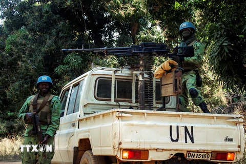 Binh sỹ thuộc phái bộ gìn giữ hòa bình Liên hợp quốc tại Cộng hòa Trung Phi (MINUSCA) tuần tra tại làng Bedaya, Cộng hòa Trung Phi ngày 12/1. (Nguồn: AFP/TTXVN)