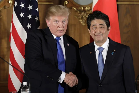 Tổng thống Mỹ Donald Trump và Thủ tướng Nhật Bản Shinzo Abe. (Nguồn: AFP/Getty Images)