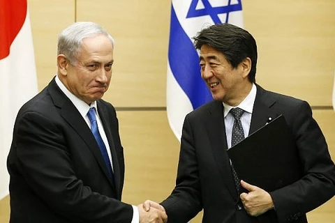 Thủ tướng Nhật Bản Shinzo Abe và người đồng cấp Israel Benjamin Netanyahu. (Nguồn: AFP)