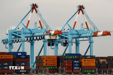 Cảng contenơ Port of Newark, một trong những cảng lớn nhất của Mỹ ở Elizabeth, New Jersey. (Nguồn: EPA/TTXVN)