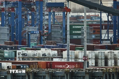 Cảng hàng hóa ở Hamburg, Đức. (Nguồn: EPA/TTXVN)