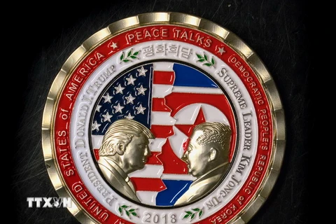 Đồng tiền xu kỷ niệm Hội nghị thượng đỉnh Mỹ-Triều tại Washington DC., ngày 21/5. (Nguồn: AFP/TTXVN)