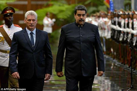 Chủ tịch Cuba Miguel Diaz-Canel (trái) và Tổng thống Venezuela Nicolas Maduro. (Nguồn: AFP/Getty Images) 