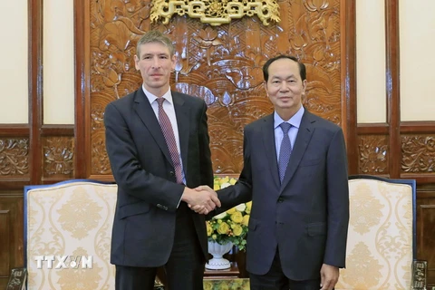 Chủ tịch nước Trần Đại Quang tiếp Ngài Giles Lever, Đại sứ Đặc mệnh toàn quyền Liên hiệp Vương quốc Anh và Bắc Ireland tại Việt Nam đến chào từ biệt, kết thúc nhiệm kỳ công tác. (Ảnh: Nhan Sáng/TTXVN)