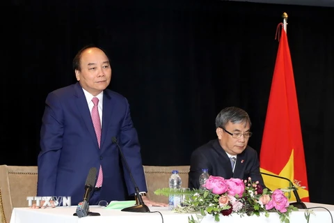 Thủ tướng Nguyễn Xuân Phúc tại buổi gặp và nói chuyện với cán bộ, nhân viên Đại sứ quán và bà con Việt kiều tại Canada. (Ảnh: Thống Nhất/TTXVN)