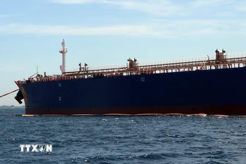 Xử phạt hai tàu vận chuyển gần 5 triệu lít dầu trái phép 