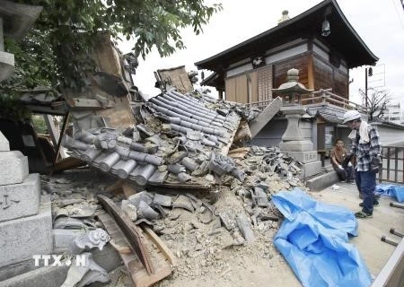 Cảnh đổ nát sau trận động đất ở Osaka, Nhật Bản ngày 18/6. (Ảnh: Kyodo/TTVXN)