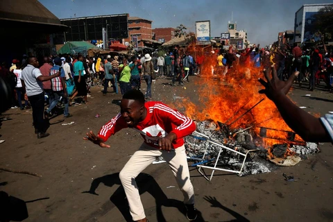 Người biểu tình Zimbabwe. (Nguồn: Reuters) 