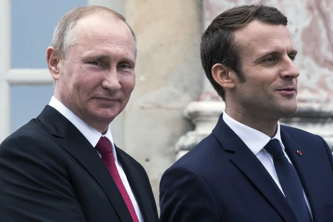 Tổng thống Nga Vladimir Putin và người đồng cấp Pháp Emmanuel Macron. (Nguồn: Reuters)