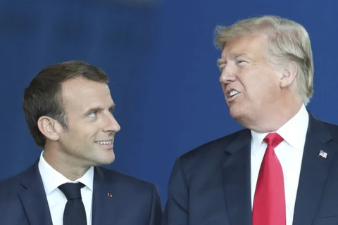 Tổng thống Donald Trump (phải) và người đồng cấp Pháp Macron. (Nguồn: AP)
