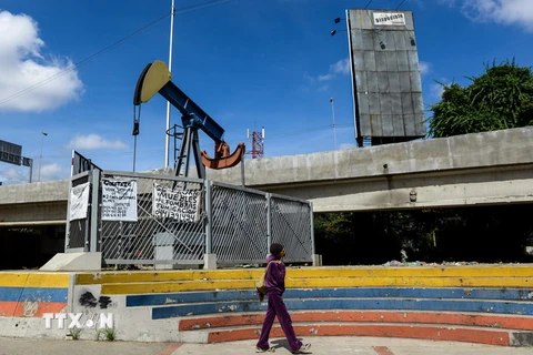 Một cơ sở lọc dầu tại Caracas, Venezuela. (Nguồn: AFP/TTXVN)