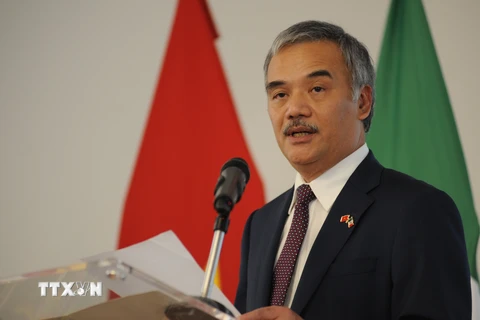 Đại sứ Việt Nam tại Mexico Nguyễn Hoài Dương phát biểu tại lễ kỷ niệm. (Ảnh: Việt Hùng/TTXVN)