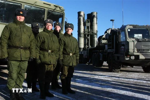 Hệ thống phòng không S-400 Triumf trong cuộc diễn tập của một đơn vị phòng không ở Elektrostal, ngoại ô Moskva, Nga. (Nguồn: AFP/TTXVN)