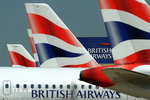 Máy bay của British Airways đỗ tại sân bay Heathrow, London, Anh. (Nguồn: AFP/TTXVN)